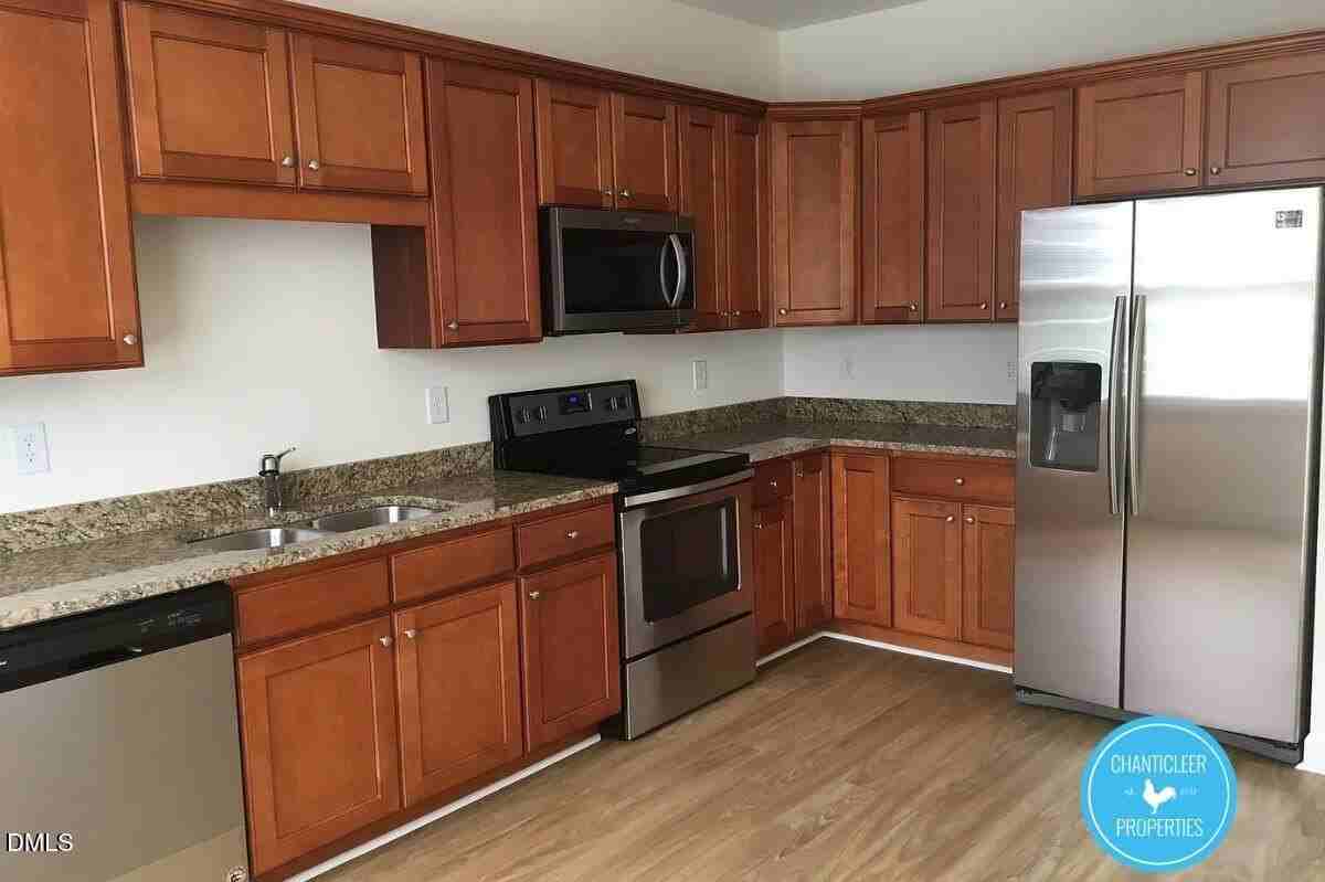 136 Sunnyview Ln - Photo 4 of 7