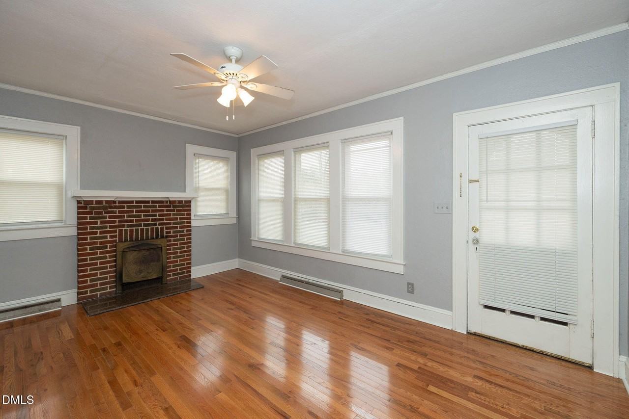 104 Carolina Ave - Photo 4 of 32