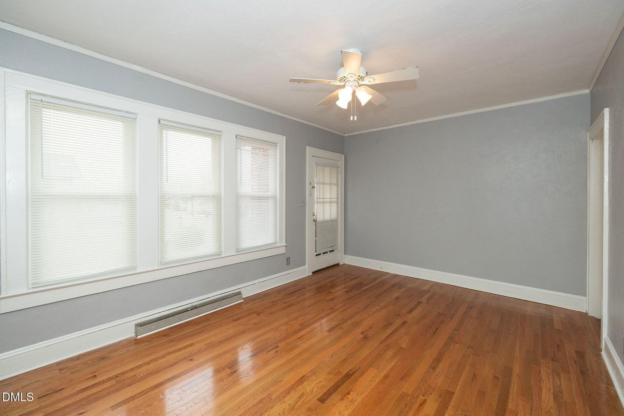 104 Carolina Ave - Photo 5 of 32