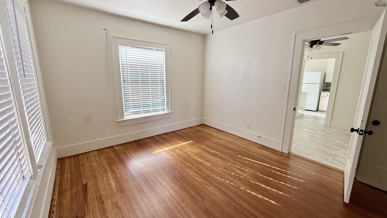 3111 Avenue E - Photo 7 of 18