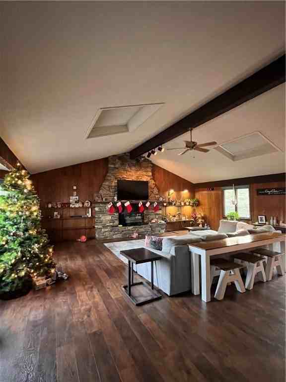 140 Davis Rd - Photo 3 of 14