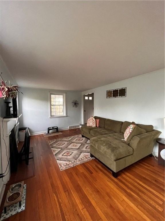 140 Davis Rd - Photo 6 of 14