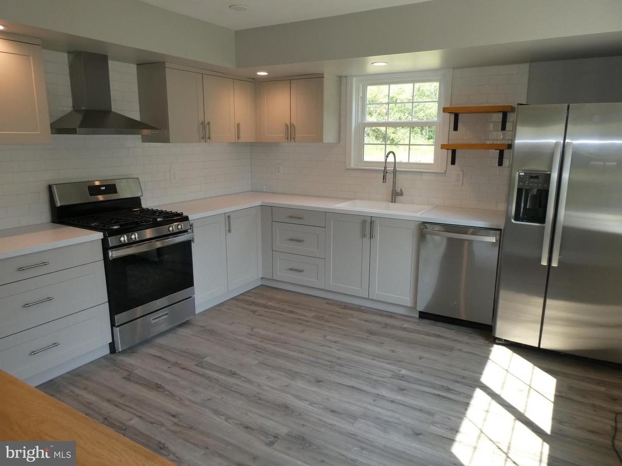 10 Grasmur Ct - Photo 5 of 16