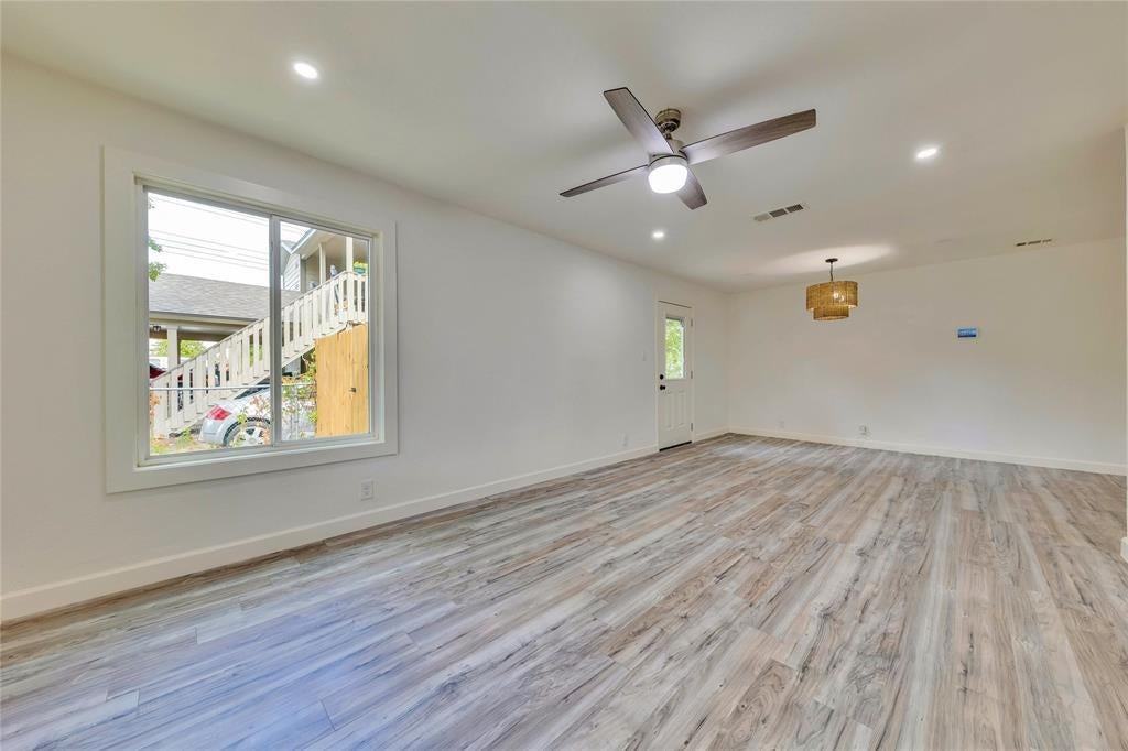 6807 Trendal Ln - Photo 7 of 39