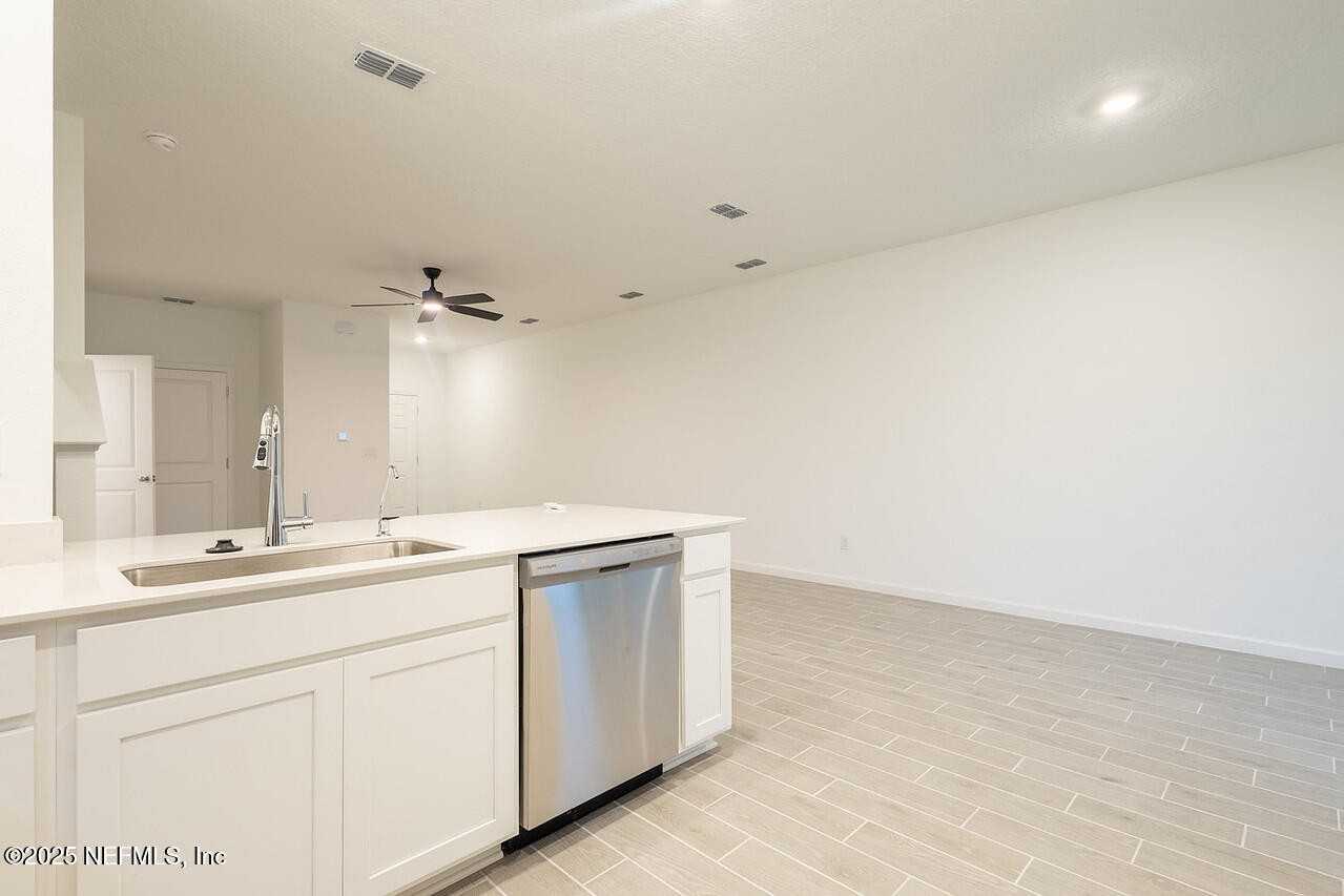 2181 Windward Cay Ln - Photo 6 of 36