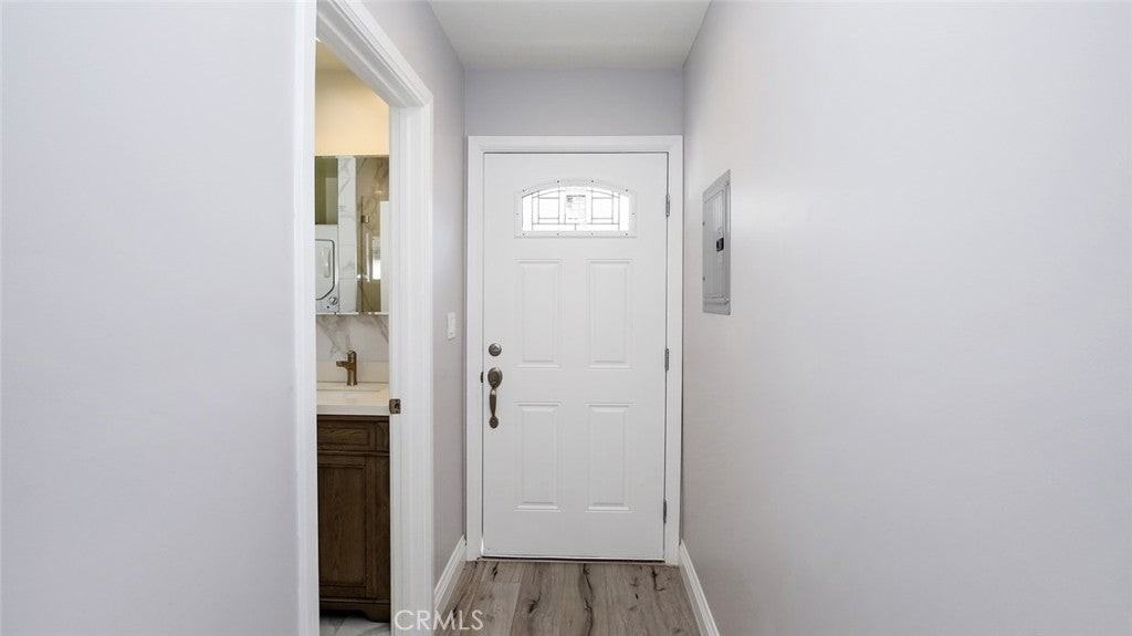 7727 Shady Cove Ave - Photo 5 of 16