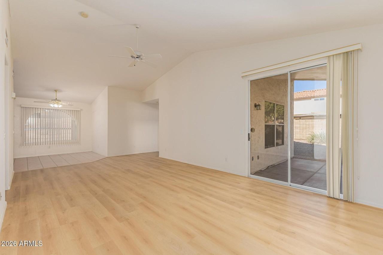 9846 W Tonopah Dr - Photo 6 of 29