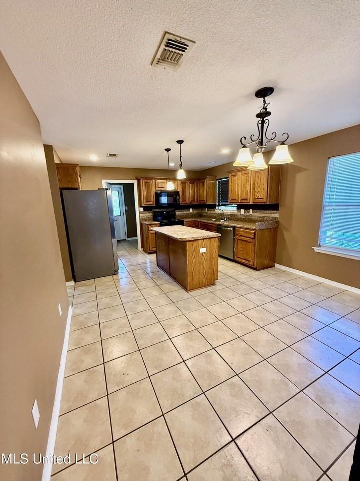 1117 41st Ave - Photo 7 of 18