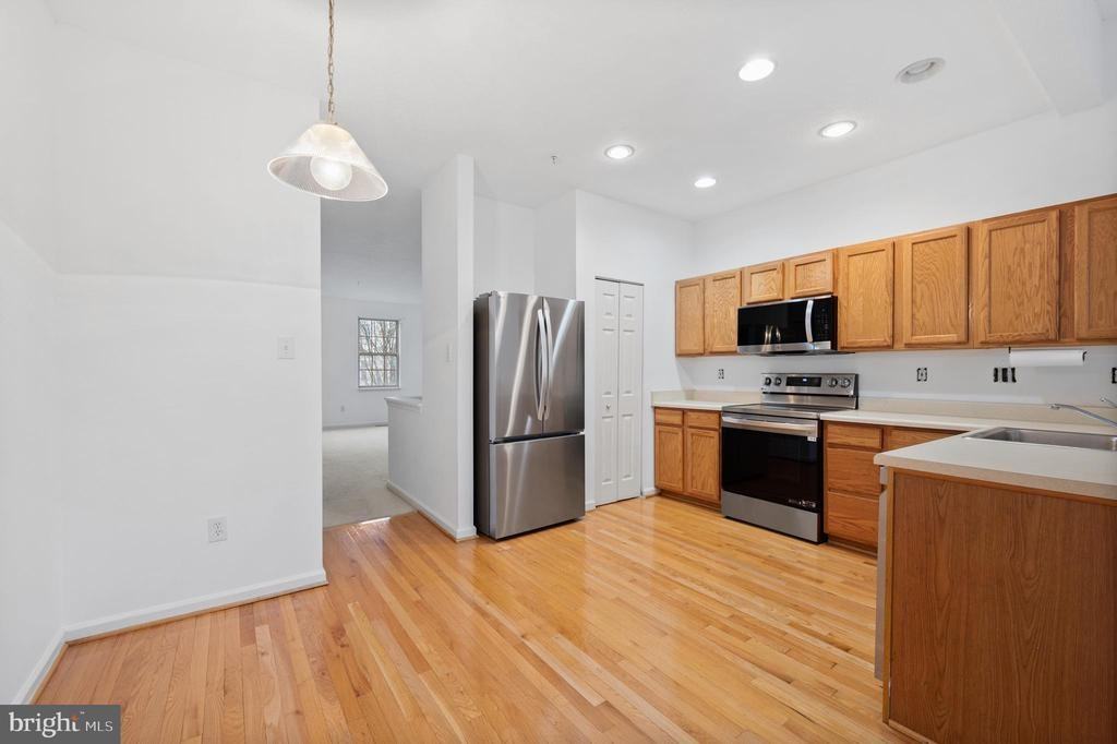 206 Toddson Ln - Photo 4 of 32