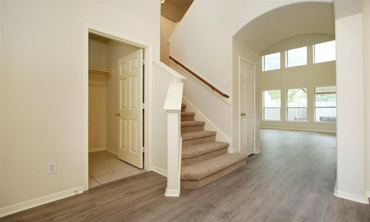 20506 Spring Lilac Ln - Photo 4 of 33