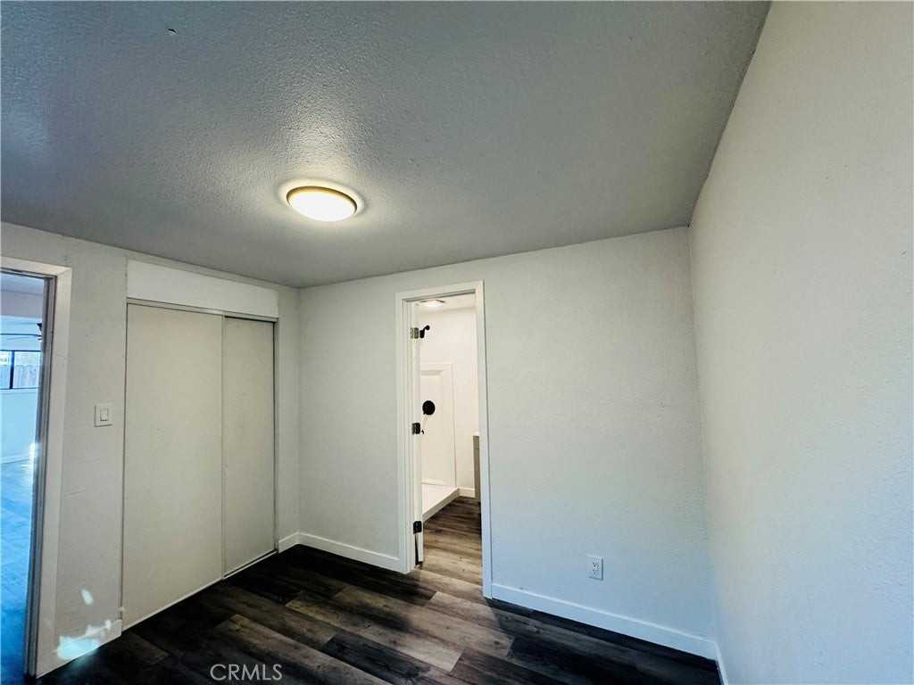 5557 Lemon Ave - Photo 3 of 5