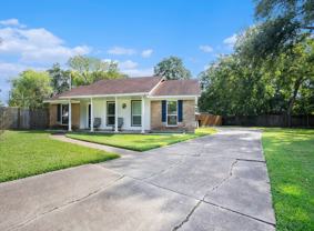 226 Pecan Dr - Photo 1 of 1