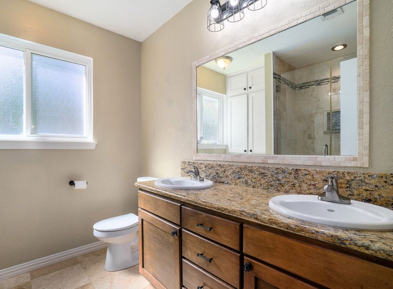 226 Pecan Dr - Photo 7 of 12