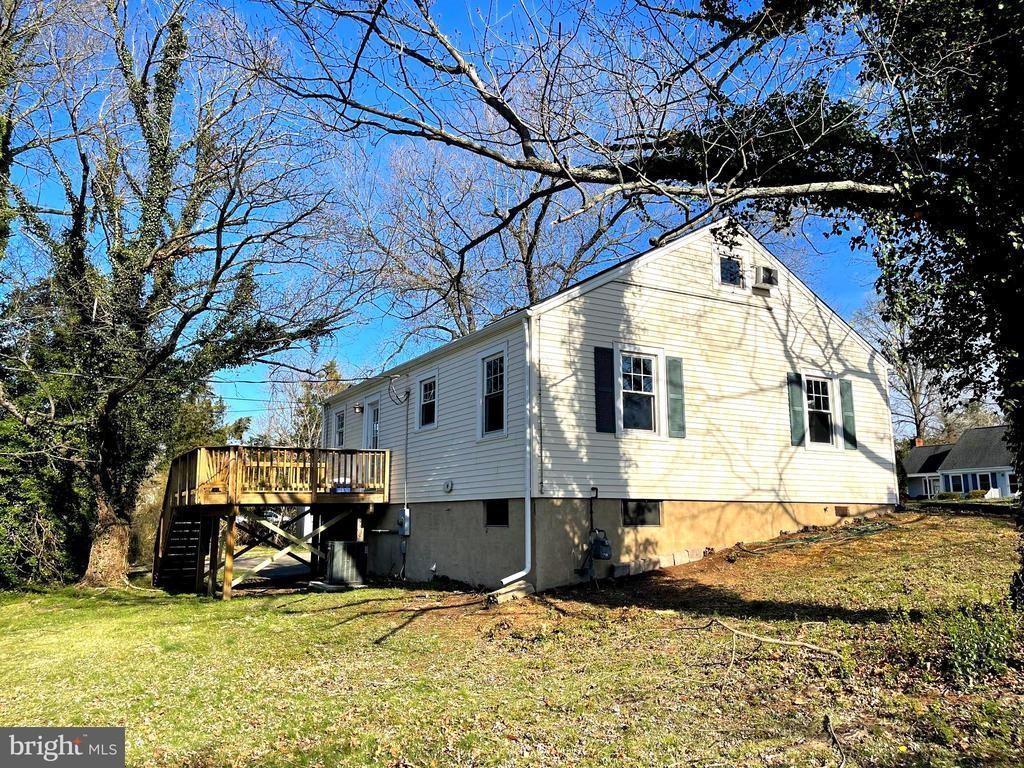 3 Fairfax Cir - Photo 2 of 50