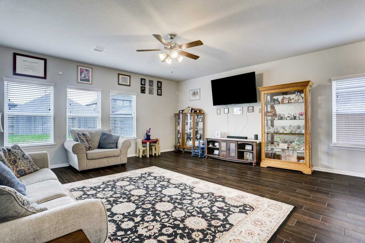 5414 Rustic Ruby Dr - Photo 2 of 18