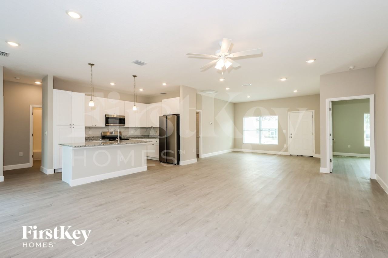 1335 Towton St Se - Photo 3 of 19