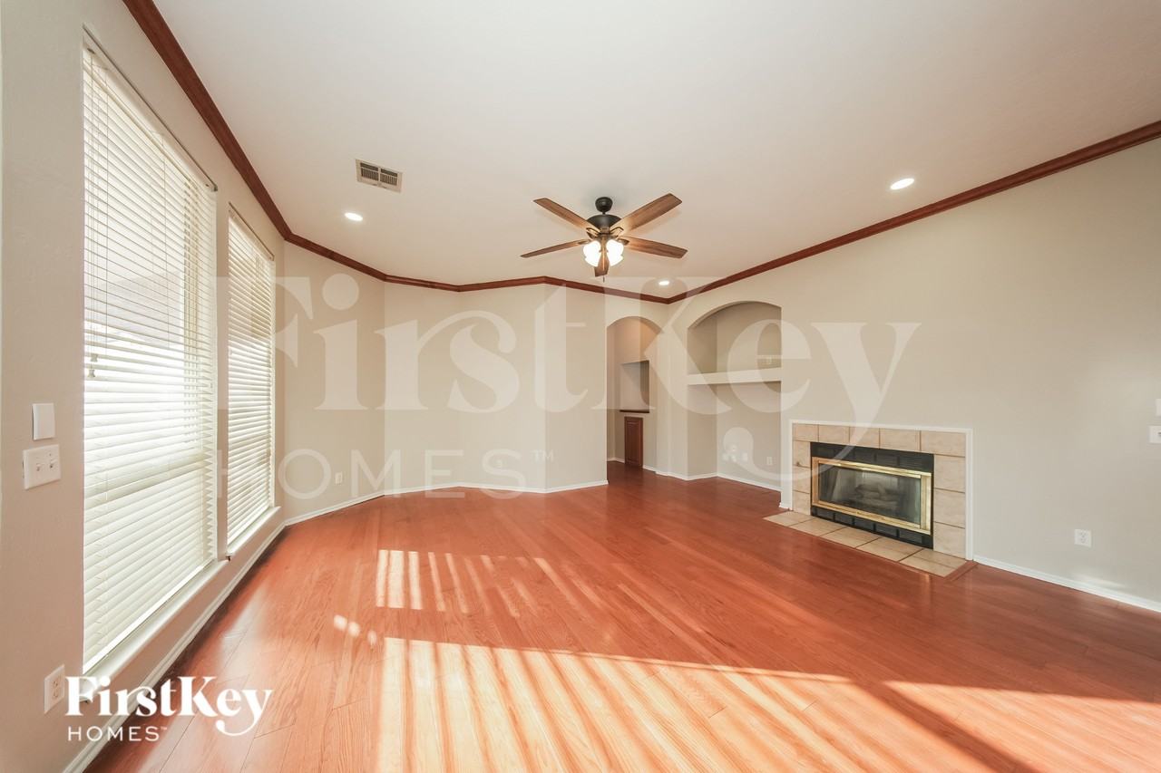 12533 S Youngs Pl - Photo 2 of 19