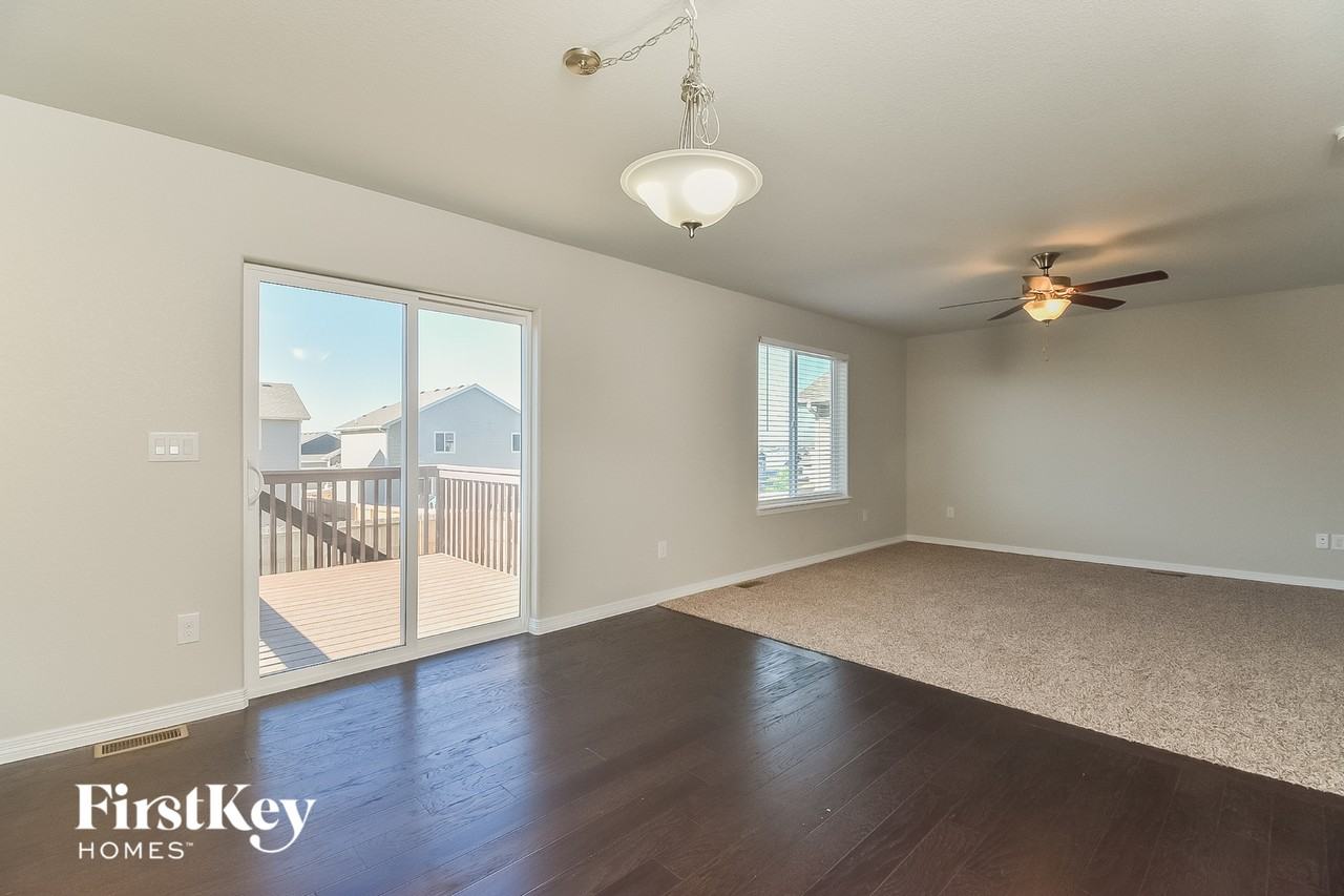 10913 Nolin Dr - Photo 3 of 15