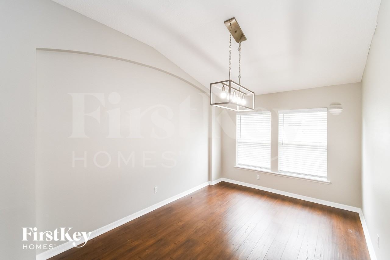 761 Turkey Point Dr - Photo 3 of 15