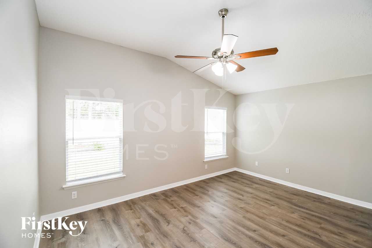 761 Turkey Point Dr - Photo 7 of 15