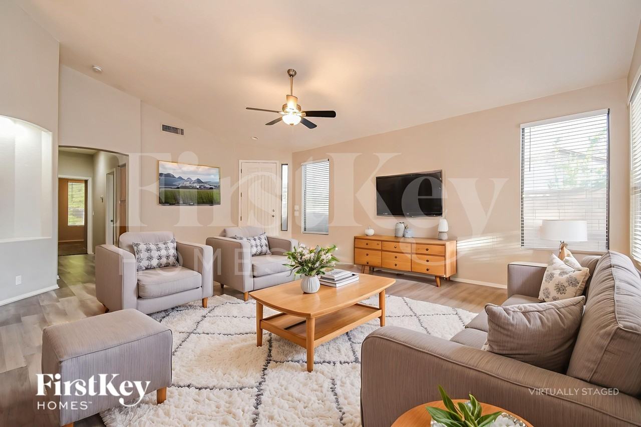 2701 E Hulet Dr - Photo 5 of 19