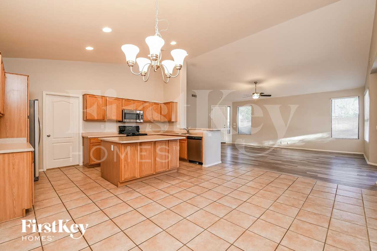 2701 E Hulet Dr - Photo 6 of 19