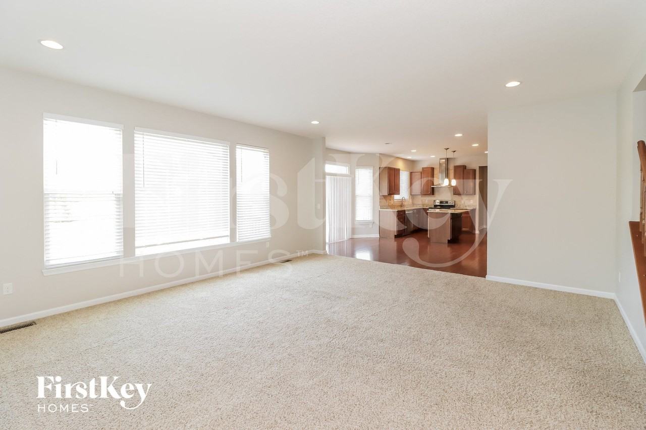 1439 Woodbury Glen Dr - Photo 4 of 15