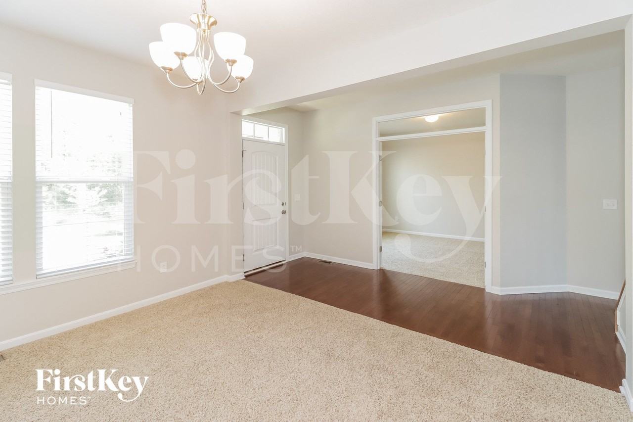 1439 Woodbury Glen Dr - Photo 5 of 15