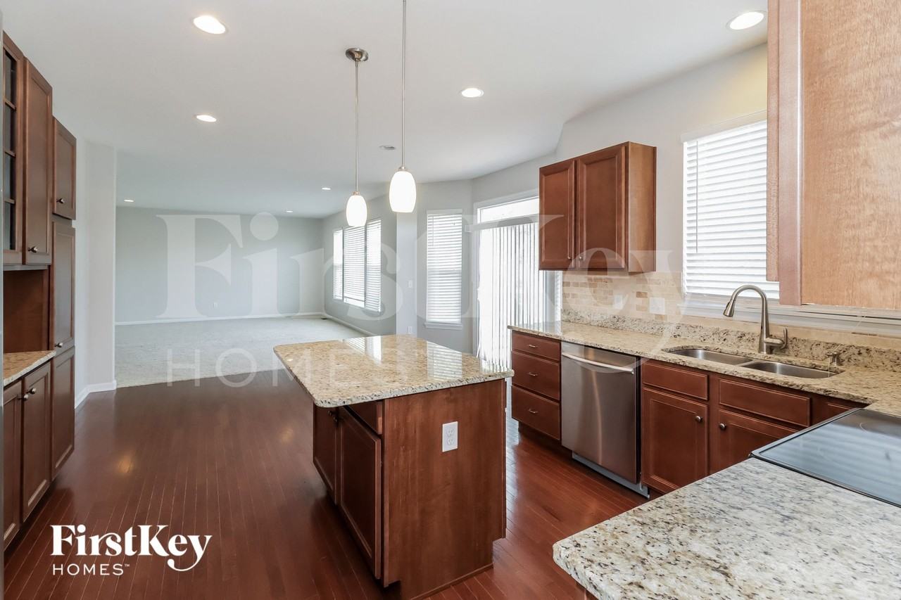 1439 Woodbury Glen Dr - Photo 7 of 15