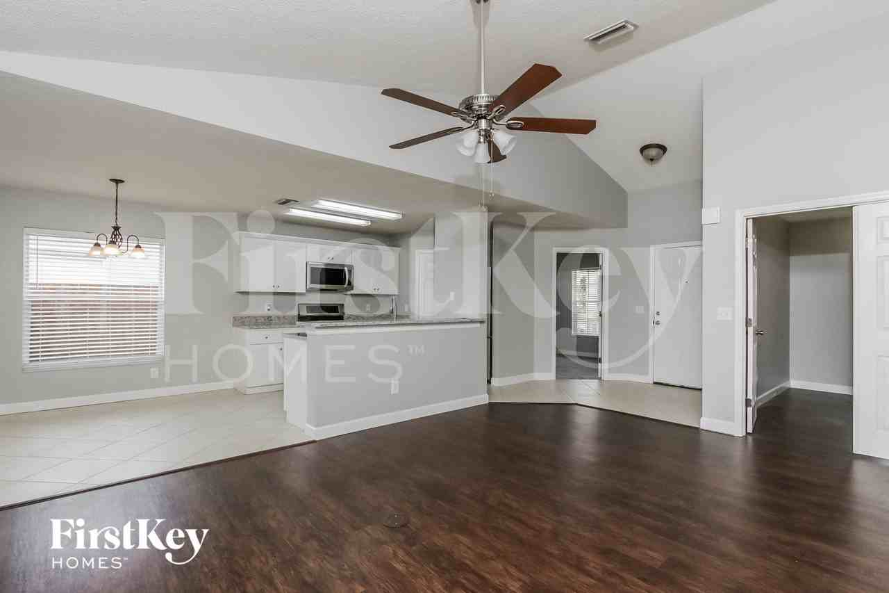 12025 Larson Ln - Photo 2 of 15