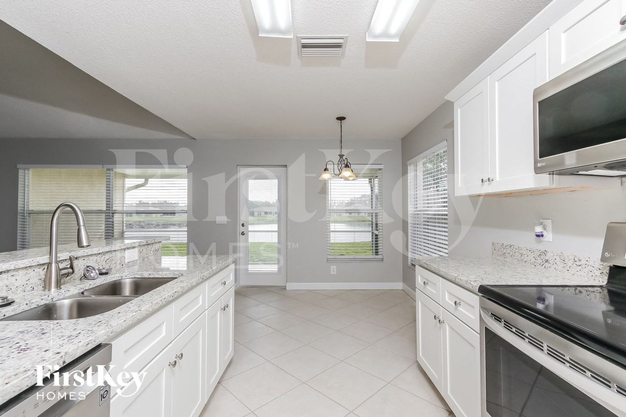 12025 Larson Ln - Photo 6 of 15