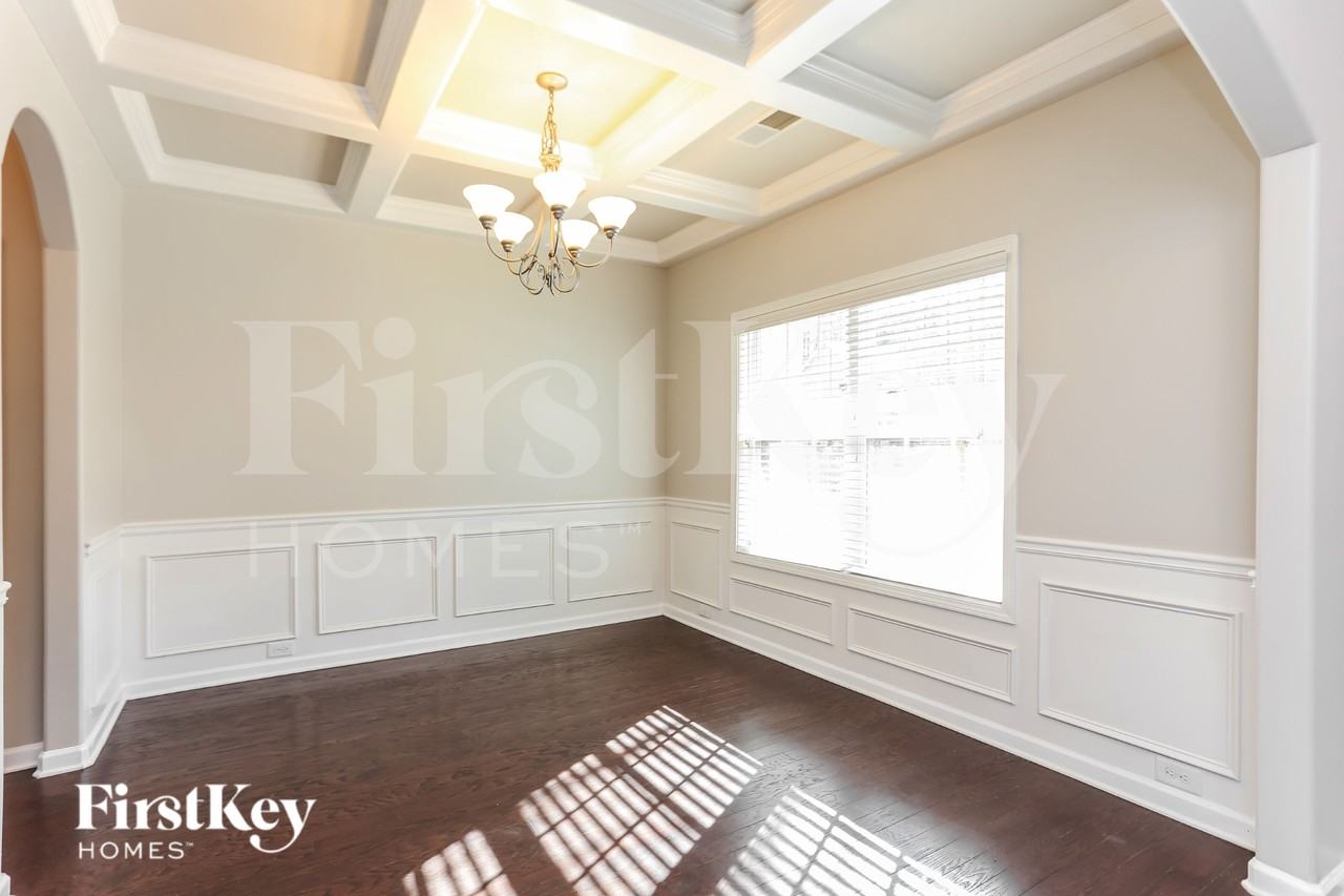 7 Abington Ln - Photo 5 of 18