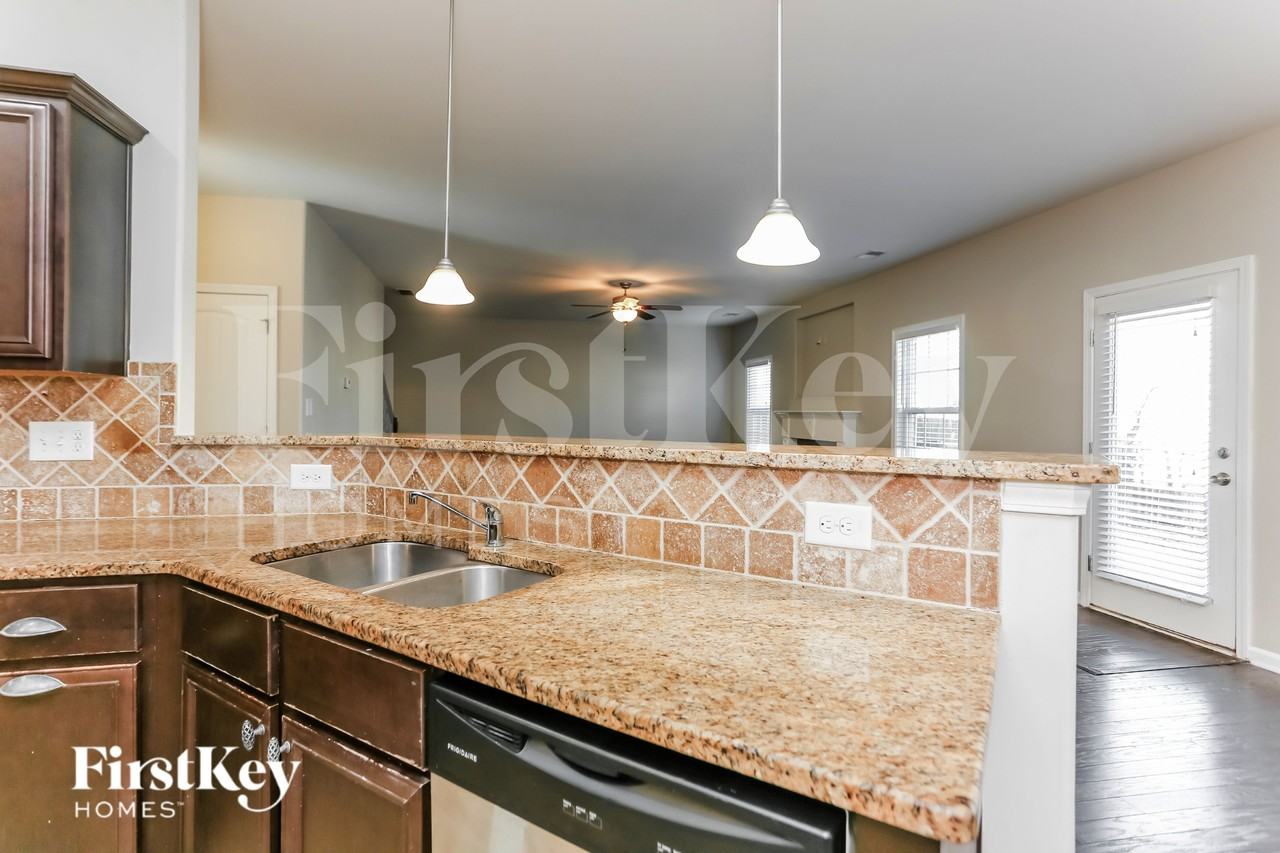 7 Abington Ln - Photo 7 of 18