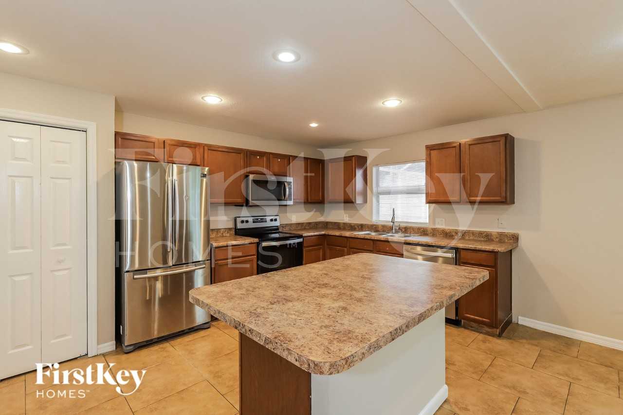 3810 Treadway Dr - Photo 4 of 16