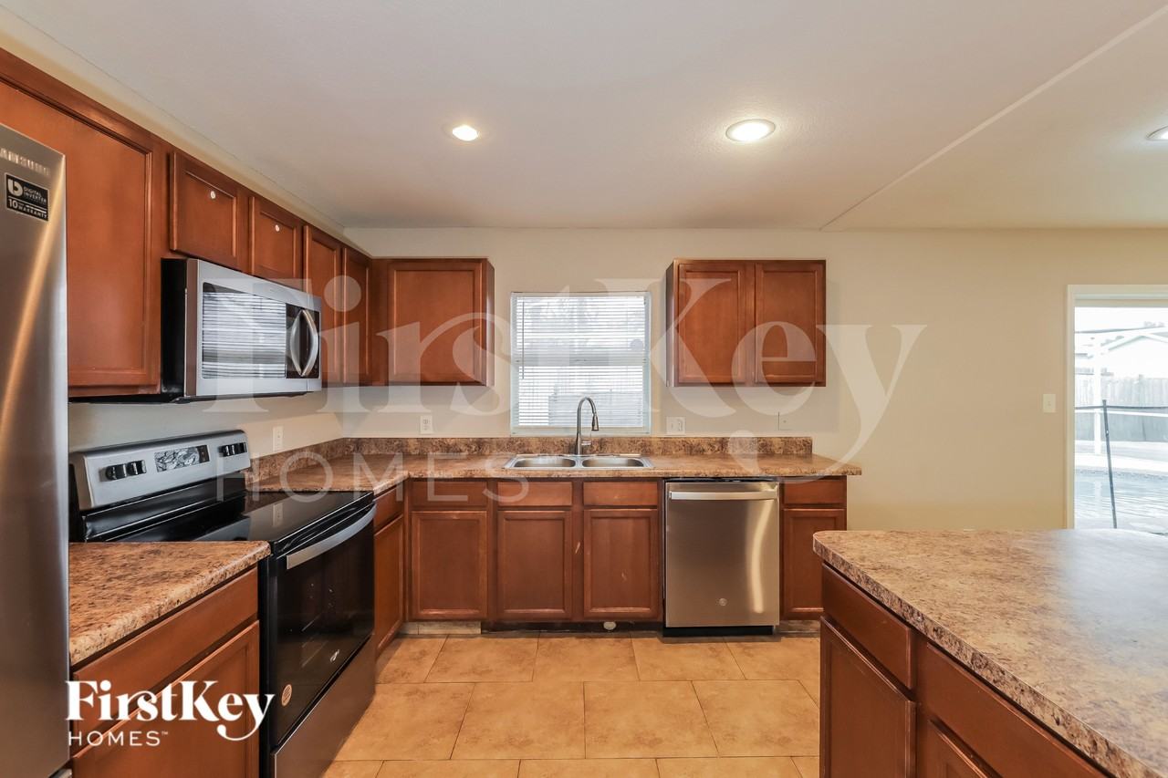 3810 Treadway Dr - Photo 5 of 16