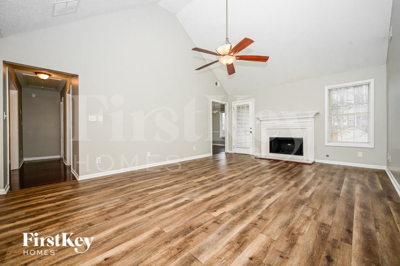 1919 Chambers Rd - Photo 2 of 19