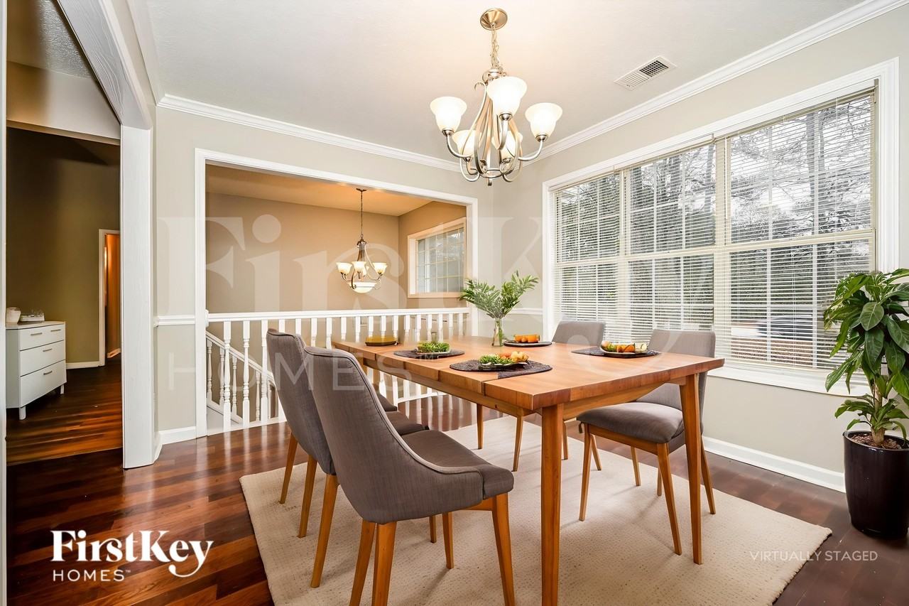 1919 Chambers Rd - Photo 5 of 19