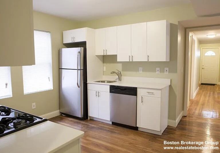 4046 Washington St #2 - Photo 2 of 10