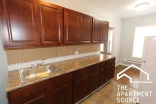 4501 N Malden St #1D - Photo 1 of 1