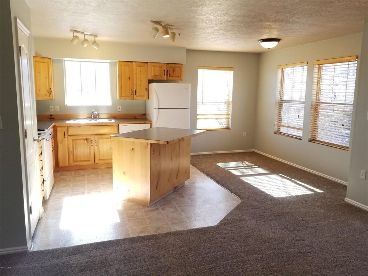 1797 W Fox Bay Dr - Photo 3 of 26