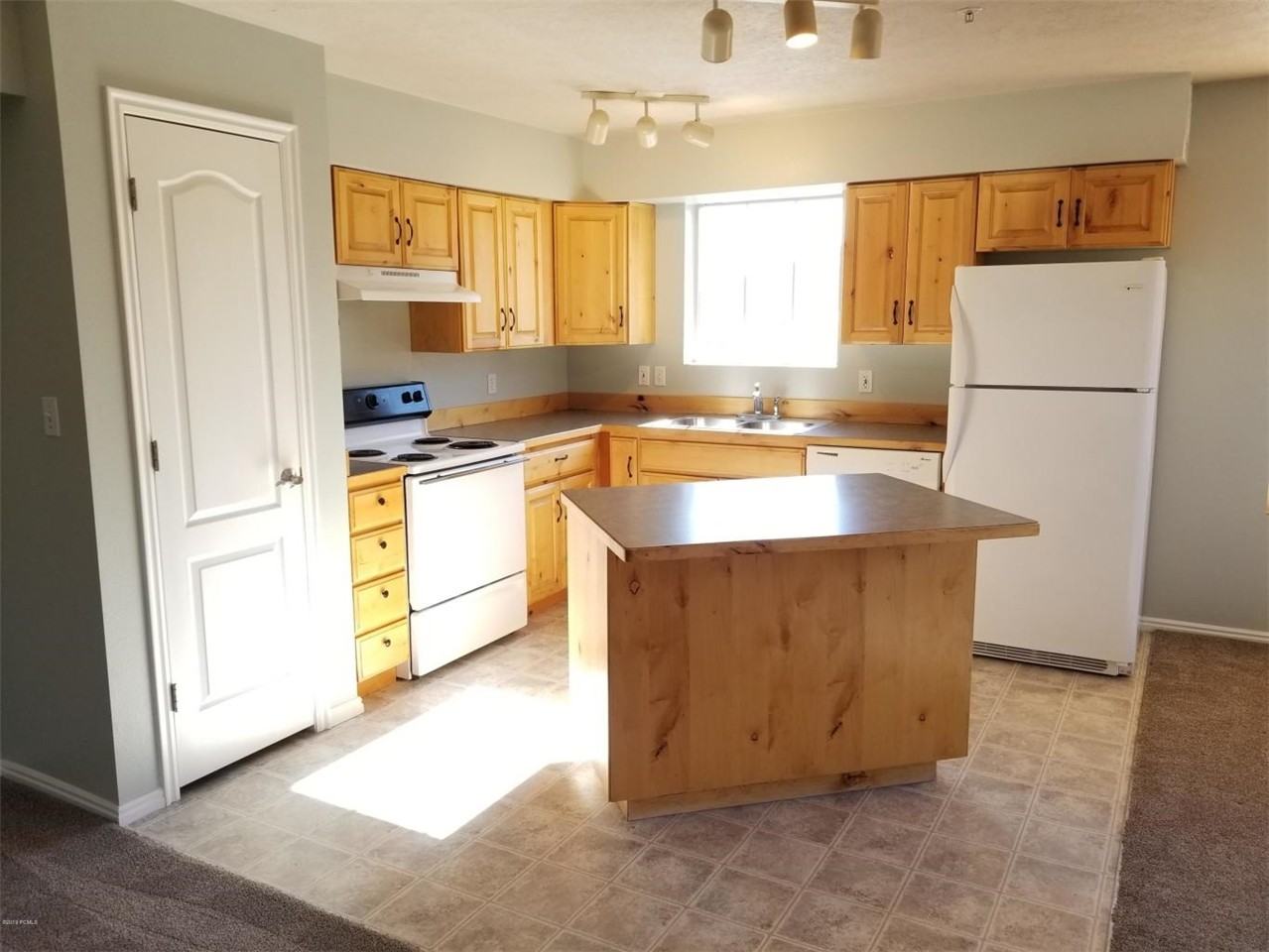 1797 W Fox Bay Dr - Photo 4 of 26