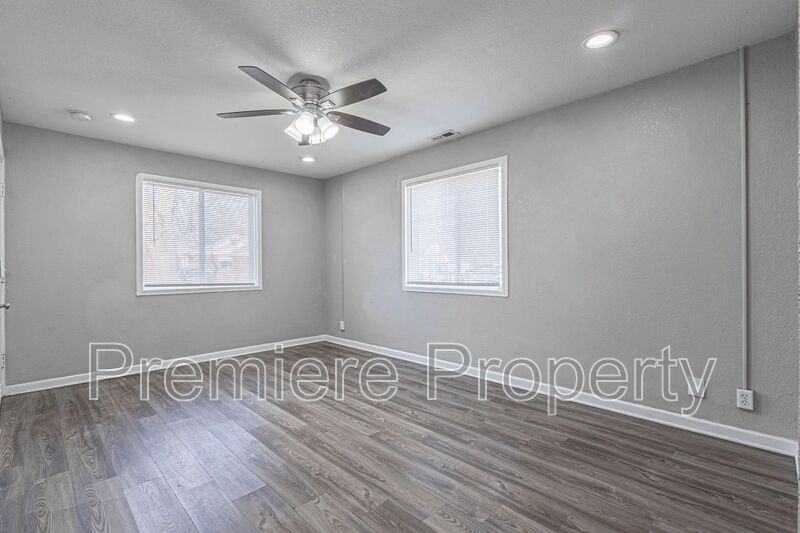 10607 E Lexington Ave - Photo 4 of 12