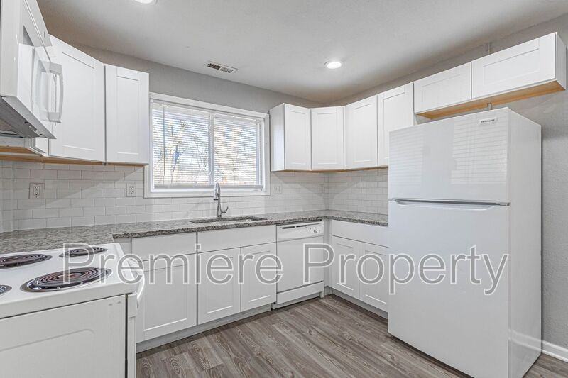 10607 E Lexington Ave - Photo 6 of 12