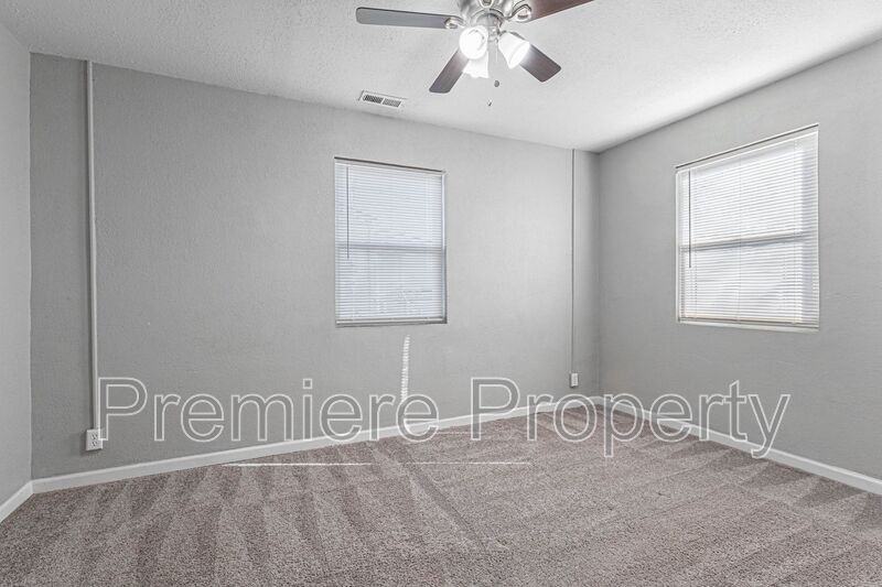 10607 E Lexington Ave - Photo 7 of 12