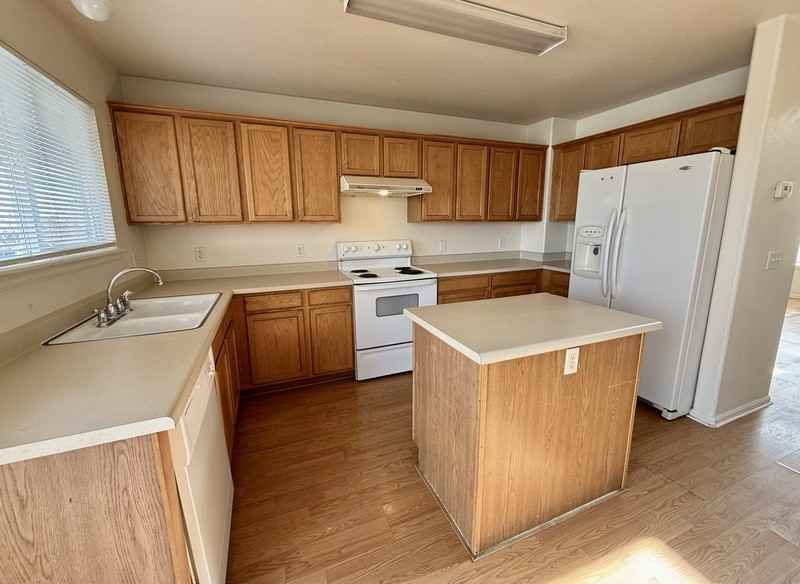 9508 Cove Creek Dr - Photo 6 of 36