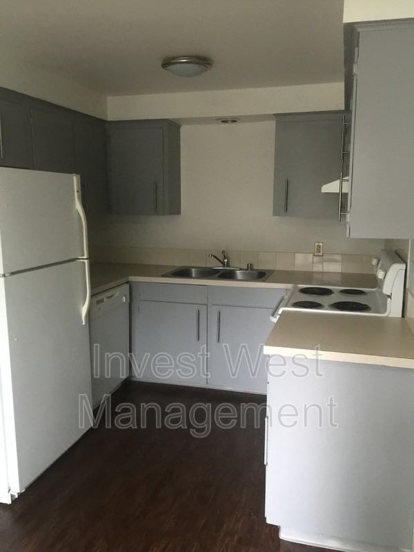 3401 Estreet #2 - Photo 3 of 12