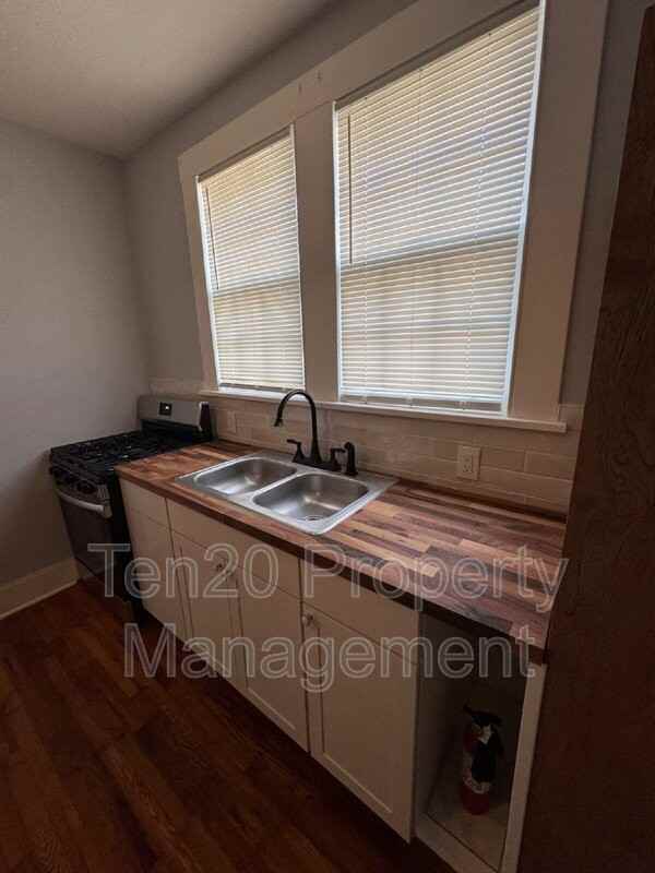 1223 Owsley Ave - Photo 7 of 17