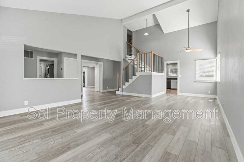 15120 Venetian Way - Photo 4 of 37