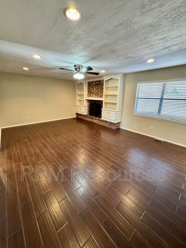 1135 W Johnathan Way - Photo 6 of 28