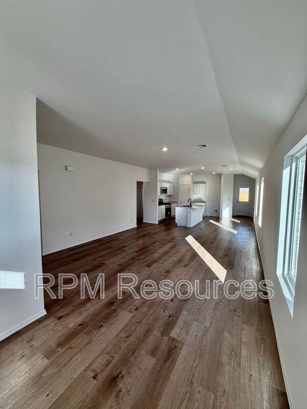 9313 Nw 129th St - Photo 6 of 27